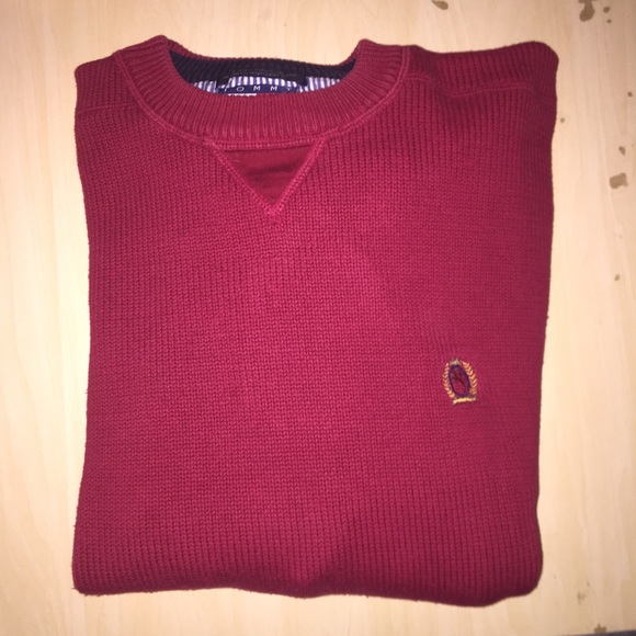 Vintage Red Tommy Hilfiger sweater - Picture 3 of 3
